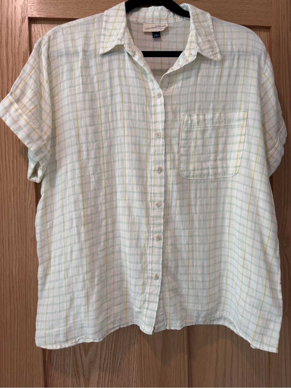 Universal Thread Pale Yellow & White Plaid Button-Down Shirt